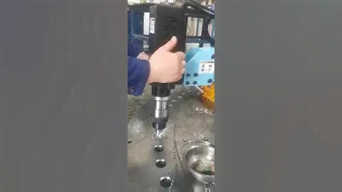 M42 machine tap M42 50 rpm  on stainless steel